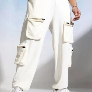 Men’s straight-fit trousers in classic style with a tailored look, comfortable fabric, and versatile wear.